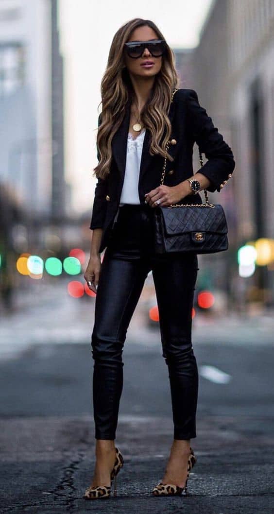 outfit leggins piel negro
