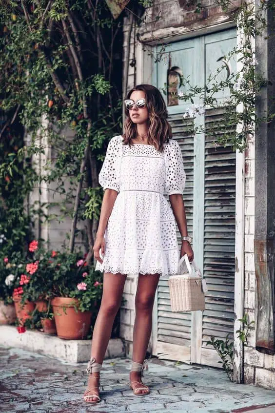 Cómo Combinar un Vestido Blanco? — [ 20 Looks Originales ]