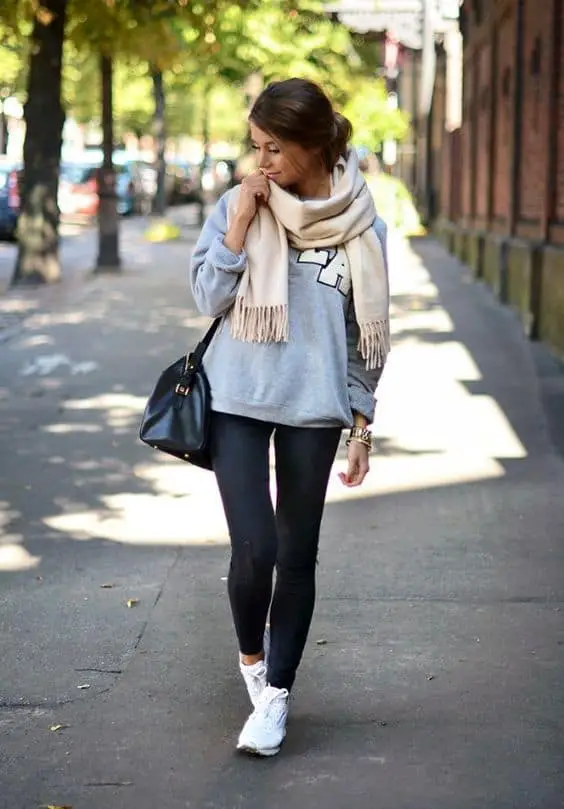 1-Look-con-deportivas-blancas