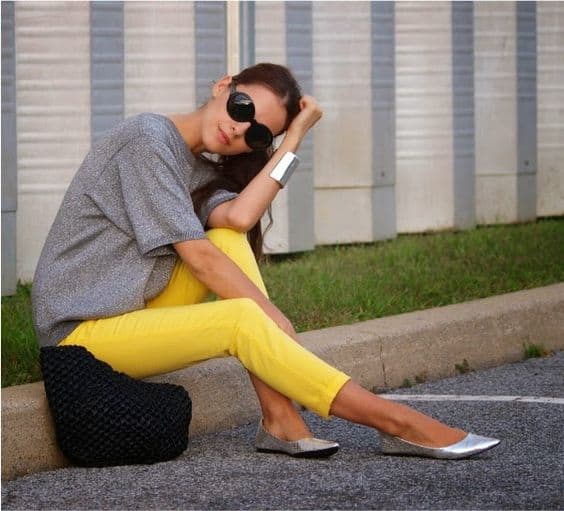 15-Look-con-pantalón-amarillo